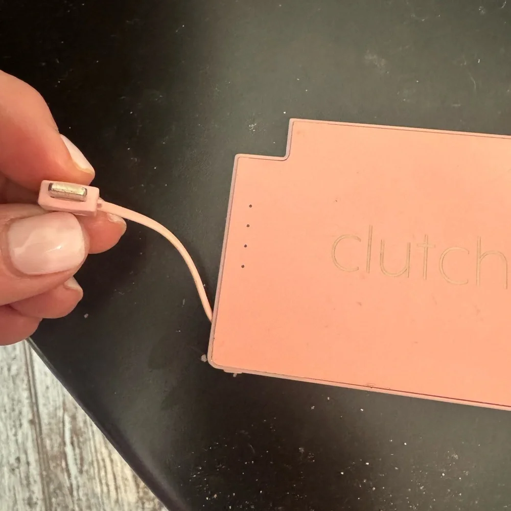 Pink Clutch Power Bank- I🩷my CLUTCH portable charger but I got a new phone so…